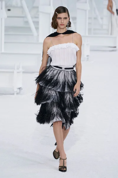 Look 60
